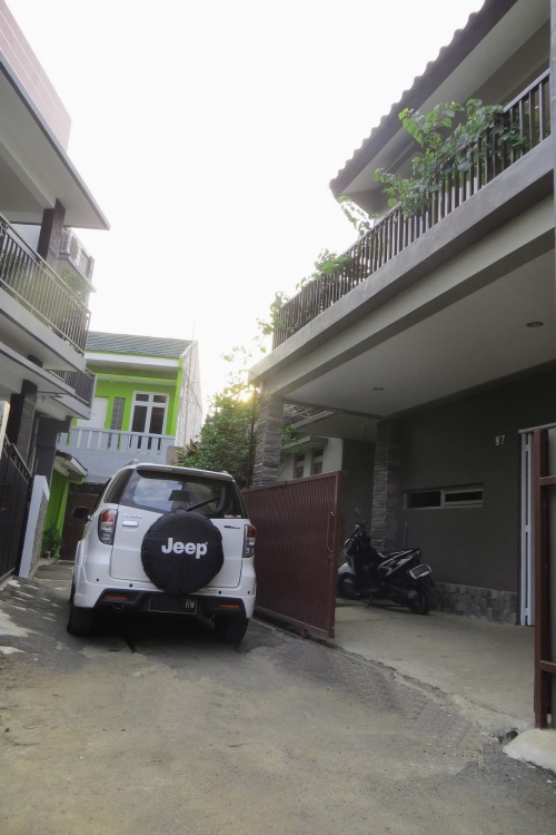 RUMAH DIJUAL DI PEKAYON LAPAN-PASAR REBO JAKARTA  Property 96
