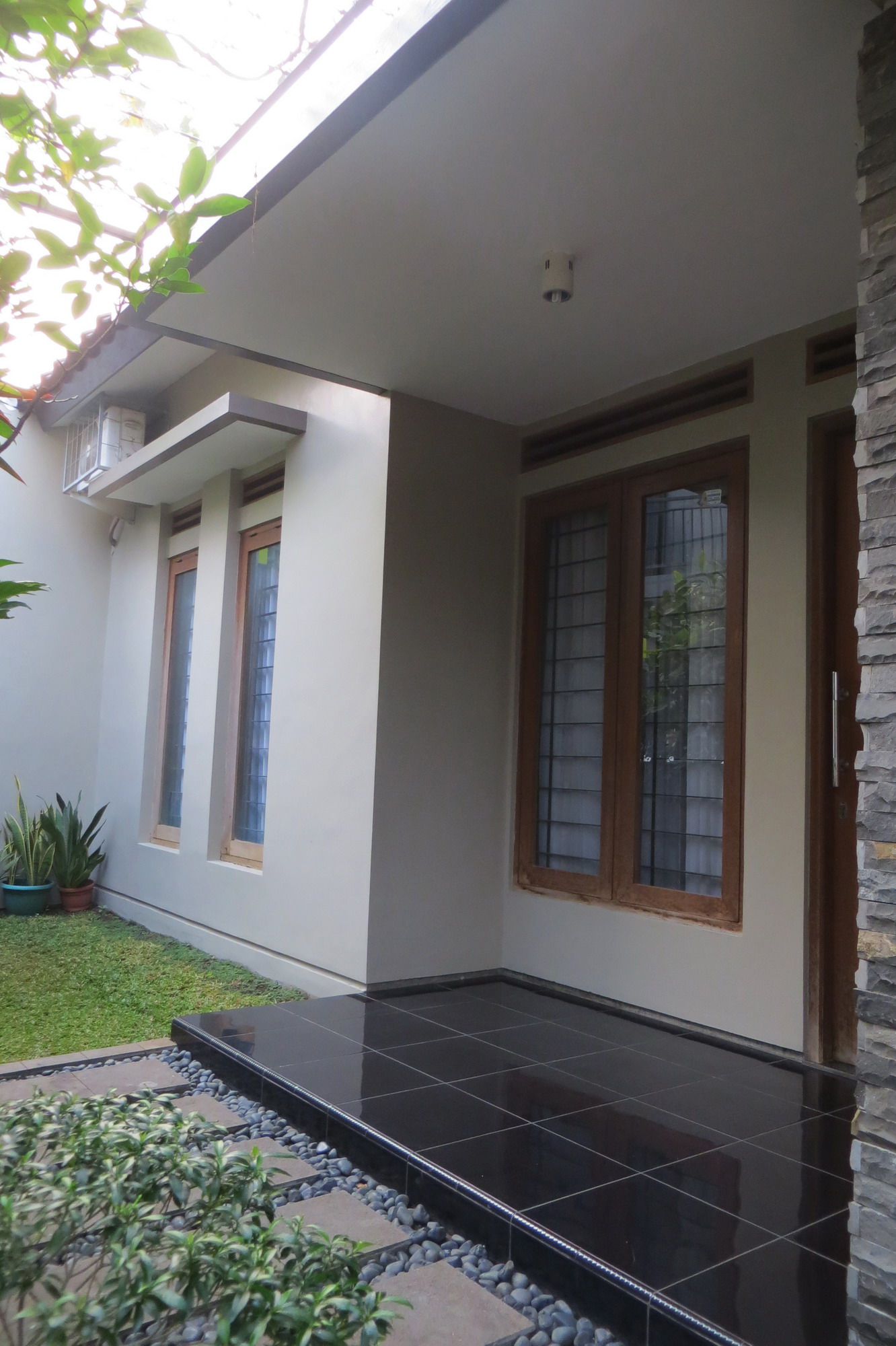 RUMAH DIJUAL DI PEKAYON LAPAN-PASAR REBO JAKARTA  Property 96